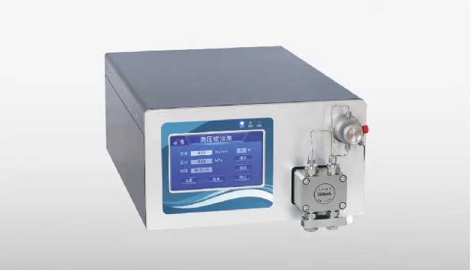 鑫盛科技液相色谱泵为 HPLC 系统提供了更高的流量准确性和重复性。浮动柱塞式活塞设计可确保高压密封环的工作寿命，并能有效控制脉动，从而获得较低的基线噪声。多点流量校准曲线可保证全范围内的流量准确性。