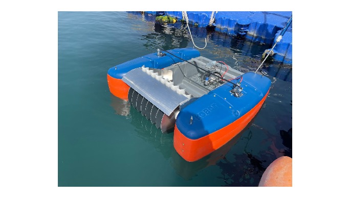 Unmanned self-navigating robotic equipment that safely and effectively collects/cleans oil spills by...