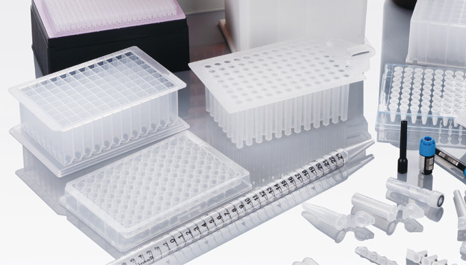 96 well square deep plate: 2 mL square wells, polypropylene, V-bottom, stackable, autoclavable. Desc...