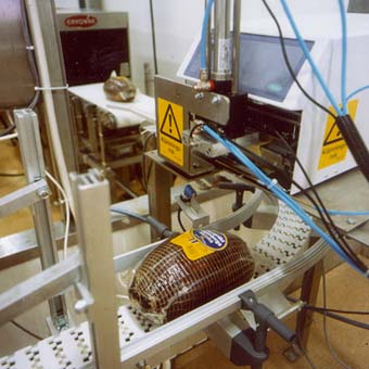 Vägning och prismärkning av t ex ost eller skinka med automatisk etikettering. Systemet kan anslutas...