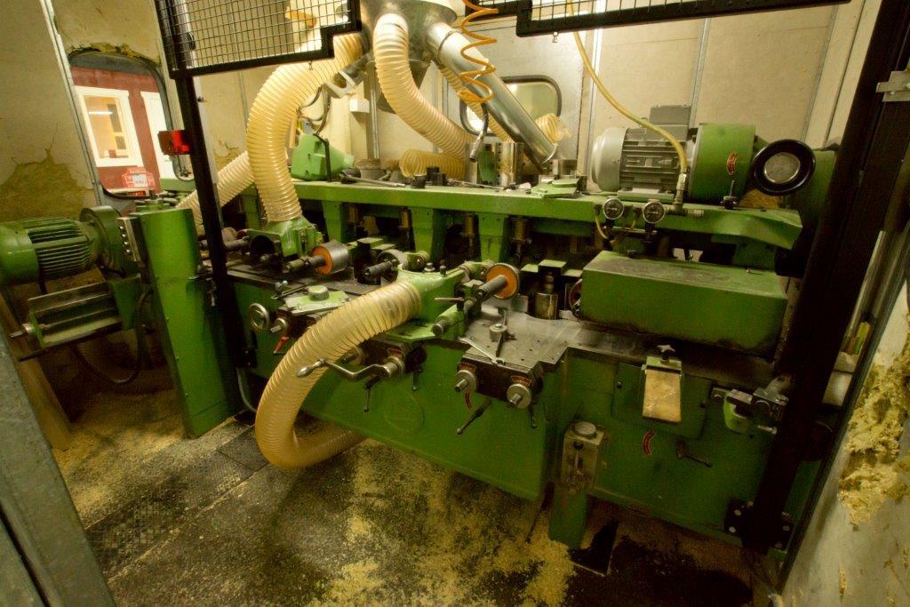 WEINIG BS-1 År: 1974 Pris: Kontakta oss. Information: 6st spindlar, varav en universalspindel. Hyvel...