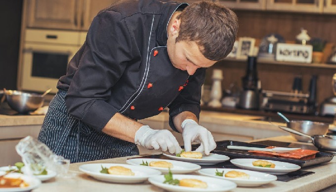 Tenues de service pour la restauration, le commerce, la santé et le wellness