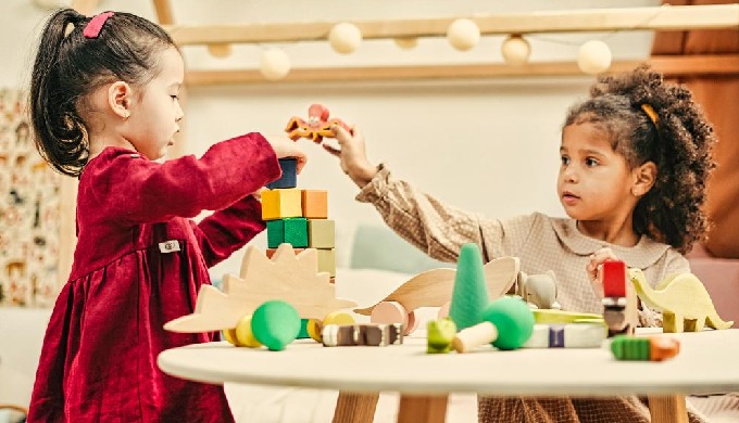 Als KindergartenassistentIn unterstützt du die pädagogische Fachkraft bei der Betreuung der Kinder i...