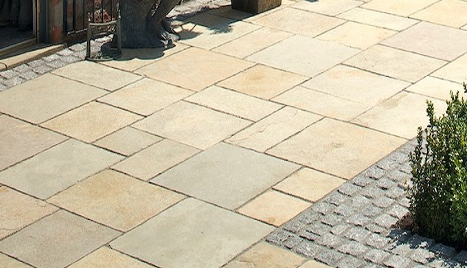 Kotah Multi Limestone Paving will transform your garden with its medley of supple, earthy tones. The...