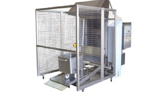 Stainless steel machine for washing trolleys, paloxes and transport boxes