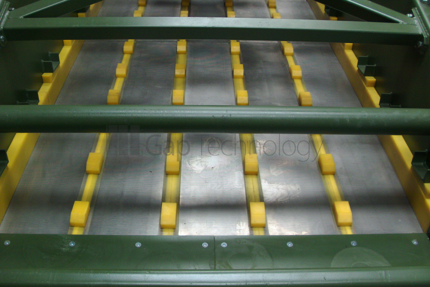 Gap Technology vibrating screens are designed for continues operation and are driven by twin or mult...