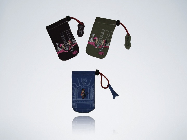 Pouch made of 100% regular recycled canvas fabric. The pouch is a great choice for companies who wan...