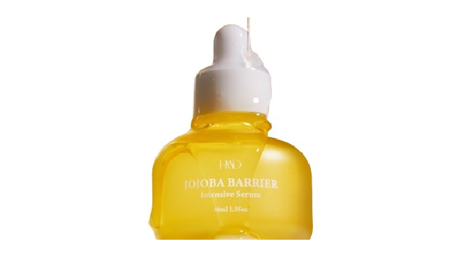 This serum contains chamomile flower water, jojoba liposome, high content of 8 hyaluronic acid, and ...