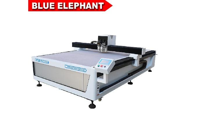 Vantagens： ①New CNC faca de vibra&ccedil;&atilde;o M&aacute;quina de corte pode recortar e gravar Couro, todos os tipos 