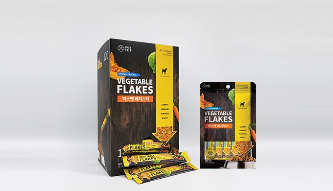 Vegetable sticks are conveniently made into sticks and contain 3 kinds of vegetables and edible inse...