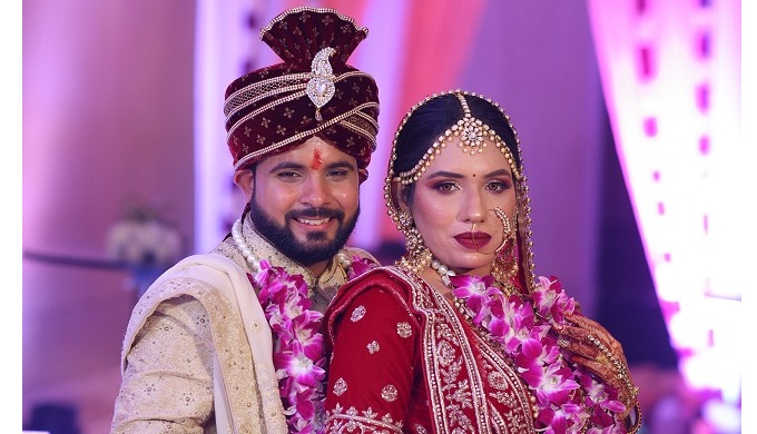 we provide the best services in Delhi NCR our professional wedding photographer make your wedding me...
