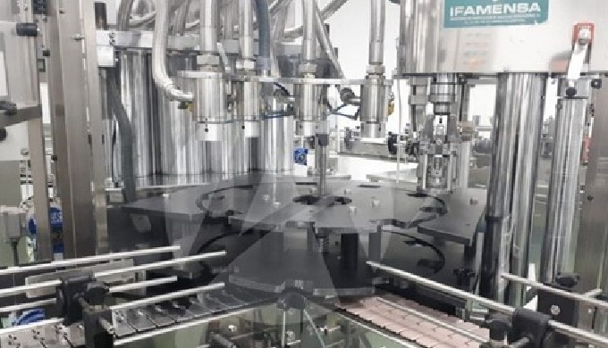 Líneas para llenado de aceite vegetal en latas y garrafas.