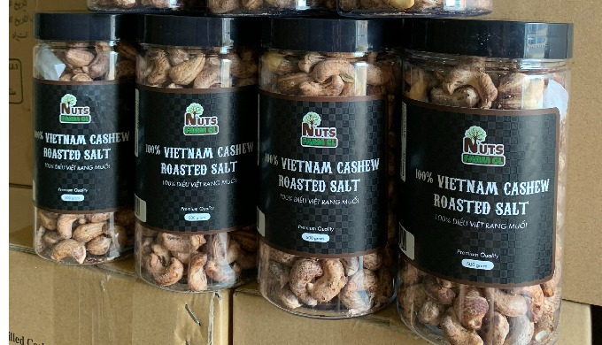 We Nuts Farm GL co.,ltd are supplying bellow - ROASTED CASHEW NUTS WW180, WW210, WW240 - CASHEW NUTS...