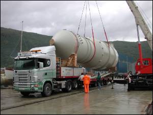 Nord-Norsk Spedisjon AS har siden oppstarten i 1988, utført spesialtransporter av ulike slag.