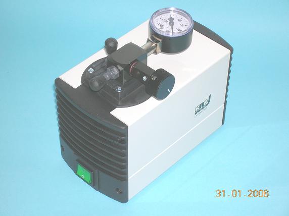 Mini-Bomba de vacío KNF compacta y versátil para laboratorio con vacuómetro...