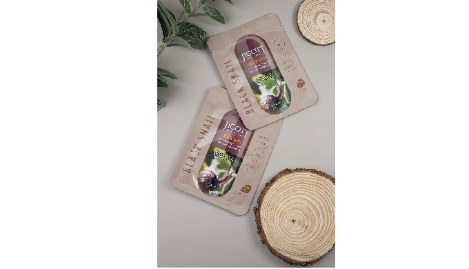 #Characteristics The Black Snail Ampoule Mask is effective in moistening and nourishing the skin as ...