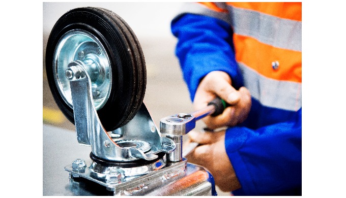 Wir reparieren Container aller Dimensionen aus Stahl und Kunststoff zuverlässig, professionell und i...