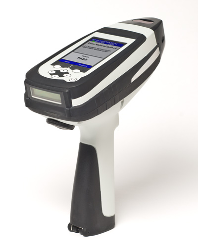 L'analyseur d'amiante portable microPHAZIR identifie les 3 types de fibre d’amiante : Chrysotile, Am...