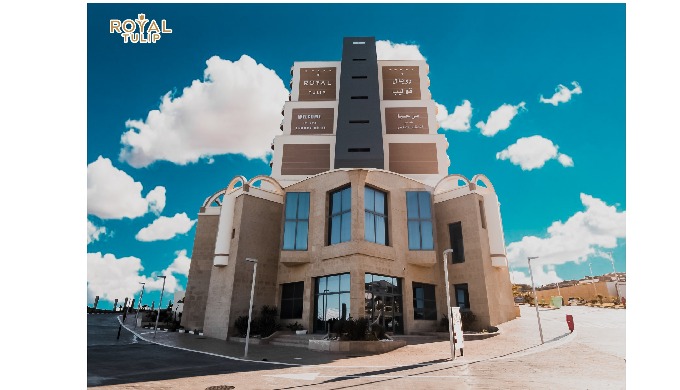 Le Royal Tulip Skikda est situé dans la Wilaya de Skikda, au nord-est de l'Algérie. L'hôtel cinq éto...