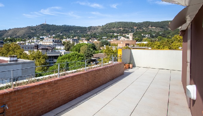 Ático dúplex exclusivo en Pedralbes con la máxima privacidad, tranquilidad y comodidad.