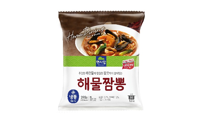 The combination of tender and chewy noodles with spicy and thick Jjamppong sauce Seafood Stir-fried ...