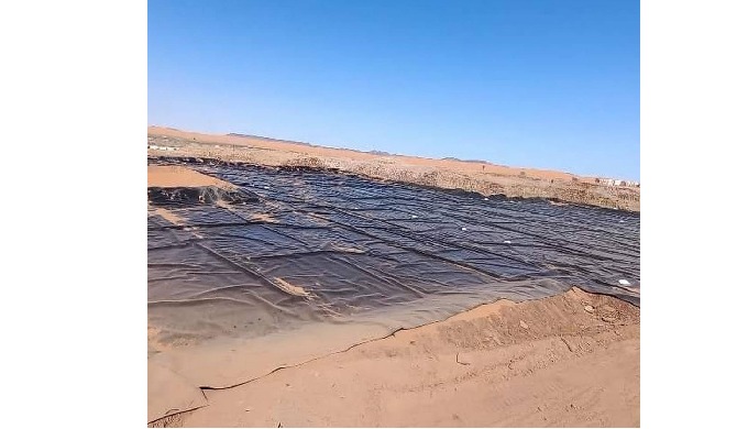 Pose et soudure de géomembrane en PEHD, PVC pour tout type de projet soient: bourbiers, station d'ép...