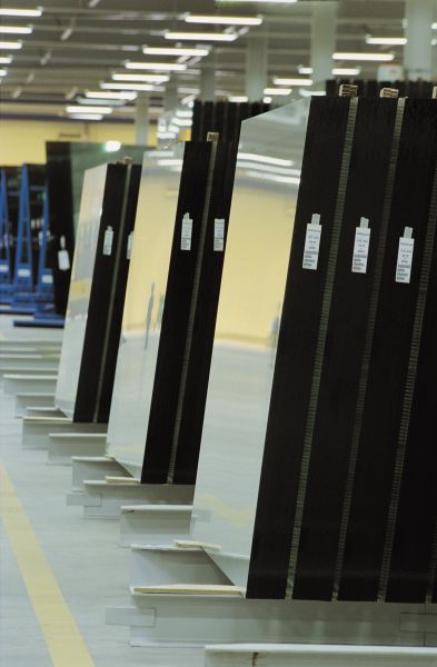 Planes, klares Flachglas für die industrielle Weiterverarbeitung.