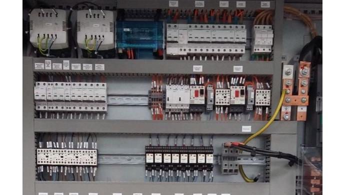 Conception et câblage des armoires électrique a forte puissance pour l'industrie