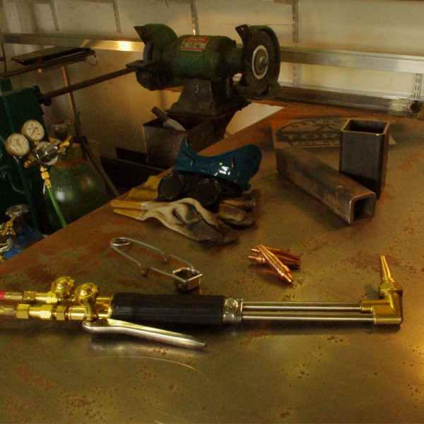 Heavy Duty Straight Torch. Made in the U.S.A. Cutting capacity 1/8 to 12. CNC Precision machined for...
