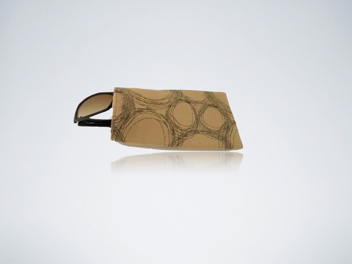 Covers or pouches made of 100% Regular Cotton fabric. This soft protective pouch is specifically des...