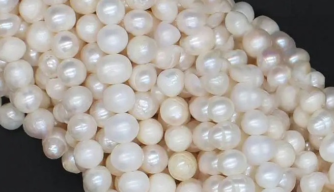 Explore our collection of round freshwater pearls at One Natural Pearl. Find high-quality freshwater...
