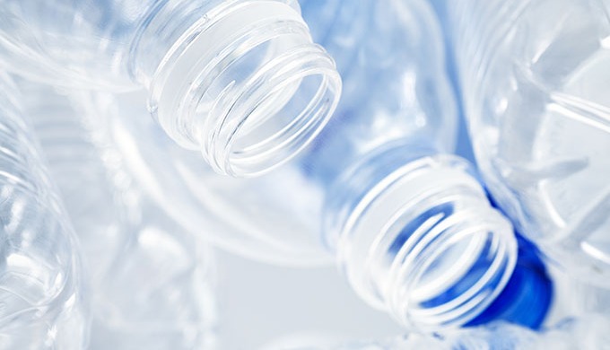 CONTAINERS FOR LIQUIDS IN PET PLASTIC