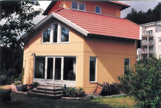 Vi tillverkar skräddarsydda väggar till hus, lager eller det du själv vill.
