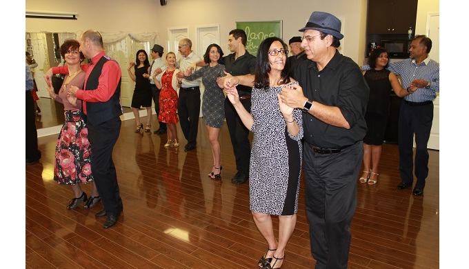 Group Latin dance classes for adults in Markham, Ontario - Salsa, Bachata, Merengue, Cha-cha, Rumba,...