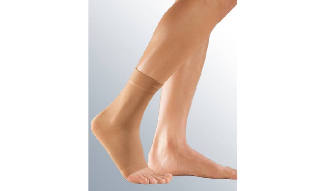 Bandaj pentru gleznă medi elastic ankle support se utilizează în cazul leziunilor, luxațiilor ușoare...