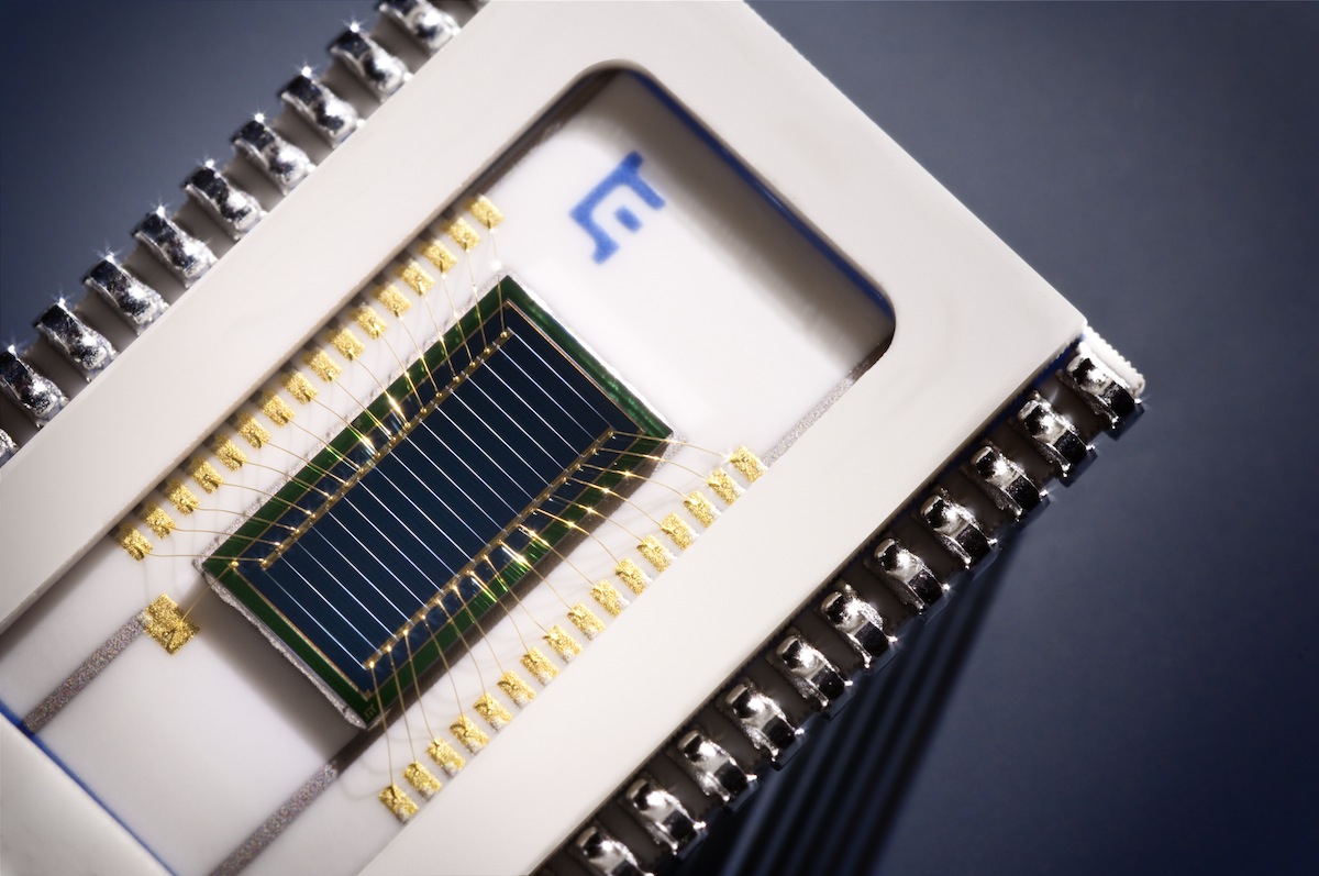 The PSD array consists of 16 parallel one-dimensional PSD elements on the same chip. By utilizing th...