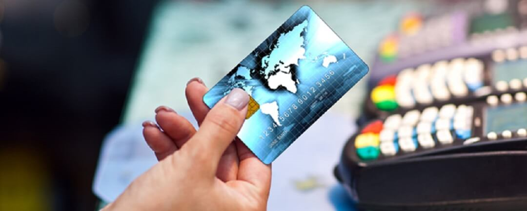 Fiecare vehicul deține aparat POS pentru plata călătoriilor cu carduri VISA, MASTERCARD și AMERICAN ...