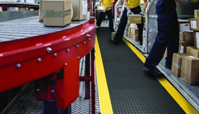 Cushion Trax es la alfombra antifatiga más resistentes. Sus propiedades erg...