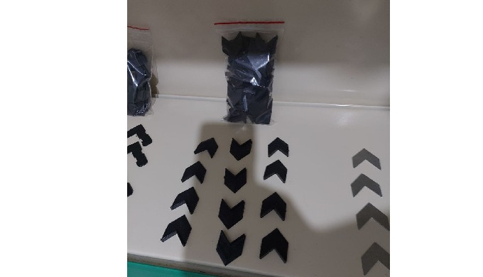 Nous proposons des produits en aluminium tels que des accessoires pour portes et fenêtres, offrant d...