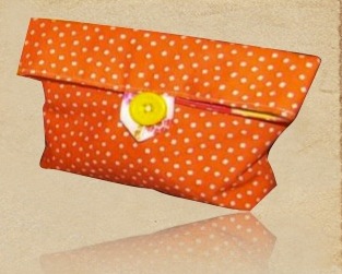 Pouches made of 100% GOTS certified Organic Cotton fabric. These pouches are perfect for keeping alm...