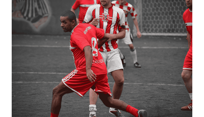 De Drogba à Salah : comment les légendes africaines inspirent les jeunes athlètes