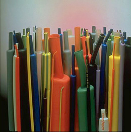 Krympslang finns i ett flertal olika storlekar, färger och material, inklusive Polyolefins,Fluoropol...