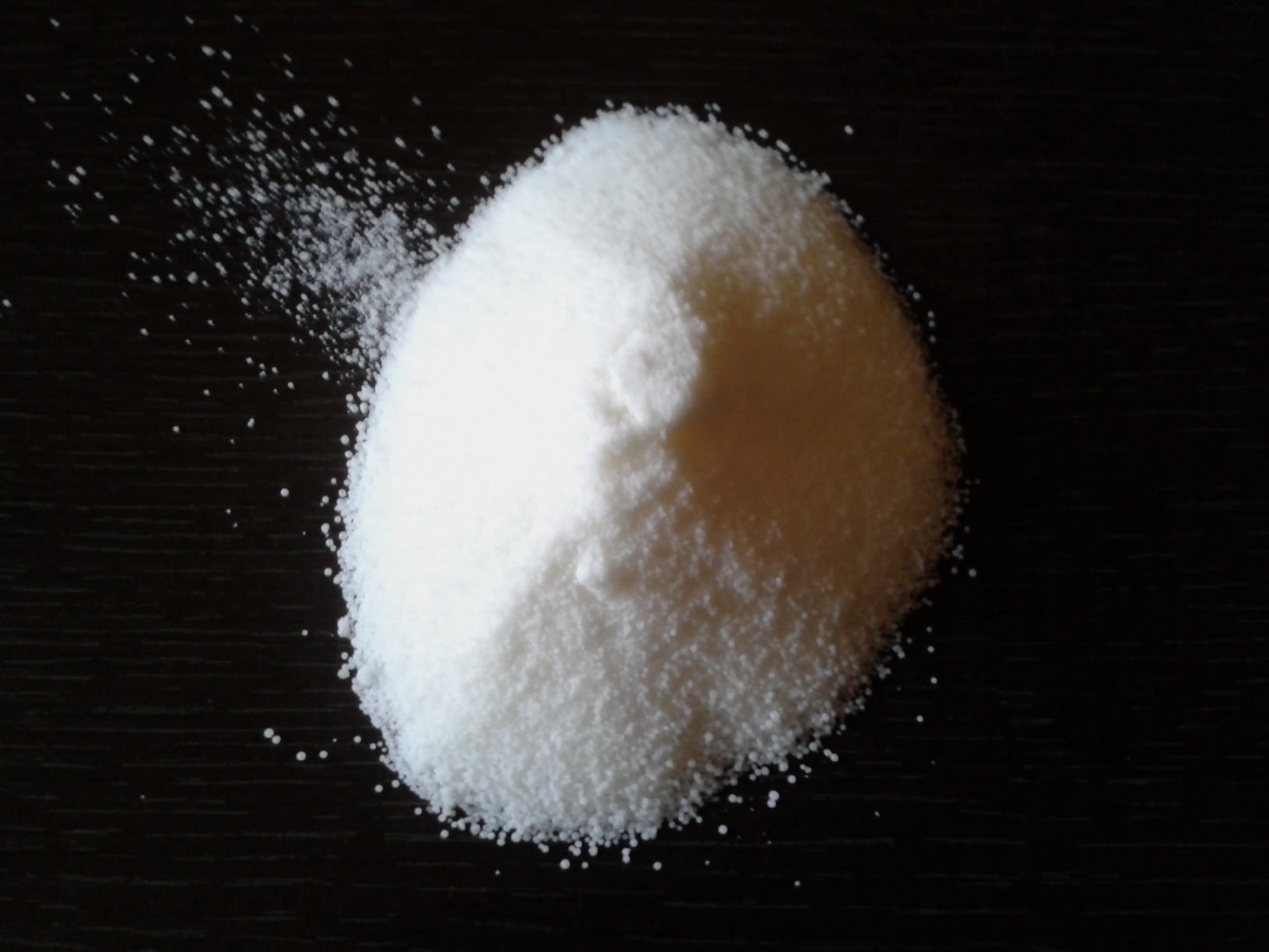 Ceara palmier sub forma de granule fine pentru productia de lumanari.