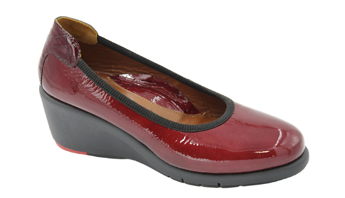 Exterior: Leather Interior: Leather Bottom: Latex / Leather Insole. Sole: Rubber Heel Height: 6.0 cm...