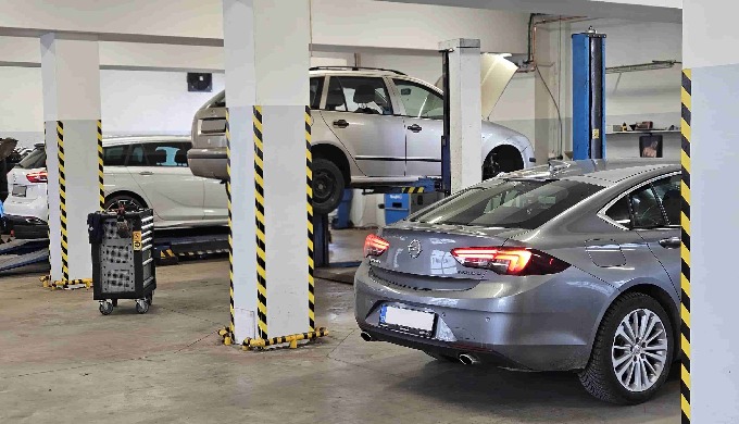 V rámci naší služby Servis až do domu si pro Vaše auto dojedeme, v naší firmě provedeme úpravy domlu...