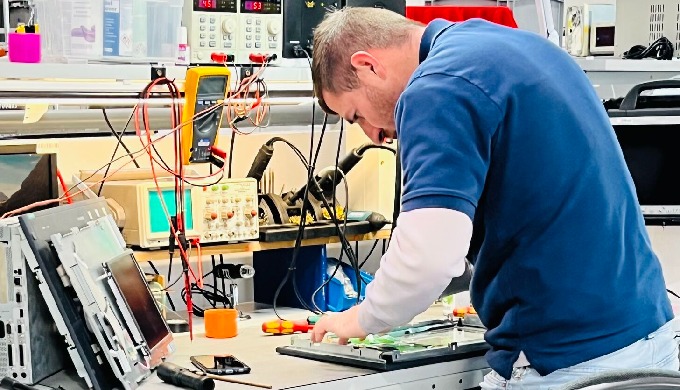 Als führender Anbieter von herstellerübergreifenden Ersatzteil- und Reparaturlösungen für die Indust...