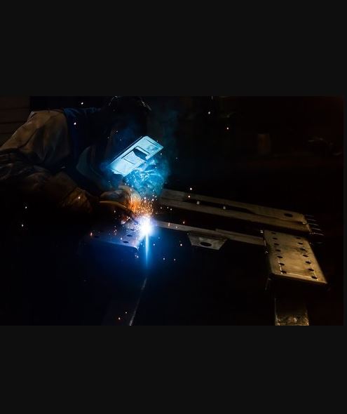 DMI, Durussel Montage Industriel, vous accompagne dans vos projets de chaudronnerie grâce à une équi...