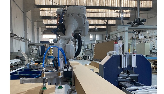 Sistema robotizado para encajado de perfiles de madera. Transportador y acumulador de perfiles de ma...