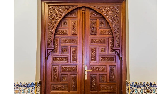 Les portes Kortobia excelle dans la création de portes en bois et de sculptures, alliant savoir-fair...