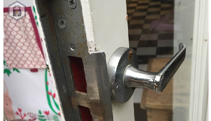 Locksmith Camden in London offers you a personal 24/7 emergency locksmith service. Call us on 020799...